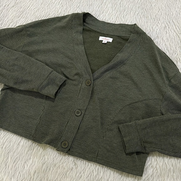 Closie green rib knit cropped cardigan size medium size medium - Picture 2 of 5